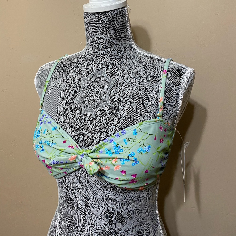 CALIFORNIA SUNSHINE FLORAL KNOT SWIMSUIT TOP